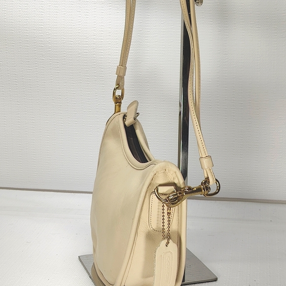 Vintage Coach Swinger Crossbody - Picture 2 of 10